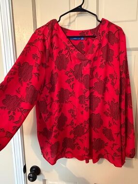 Apt. 9 Red Floral V-Neck Long Sleeve Blouse with Black Pattern
